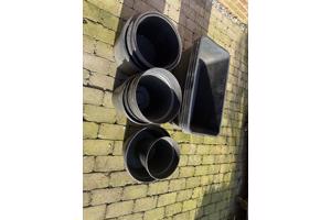Diverse plastic kuipen/potten