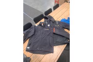 T-shirt- Hoodies, werkjassen-polo`s, werkbroeken
