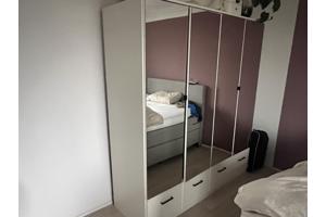 Kledingkast met spiegels