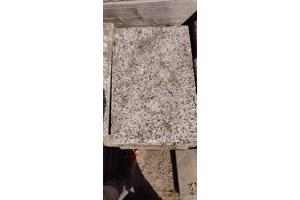 betontegels en/of grindtegels 20x30 cm