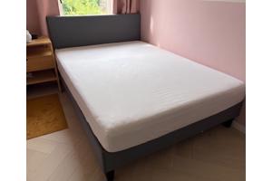 IKEA SÄBÖVIK bed 140x200 cm met matras + lattenbodem