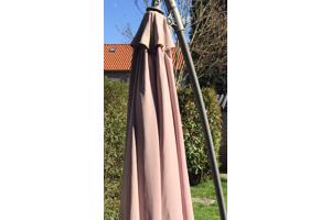 Grote kantel parasol !