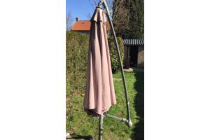 Grote kantel parasol !