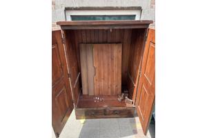 Teakhouten kast (150x98x57)