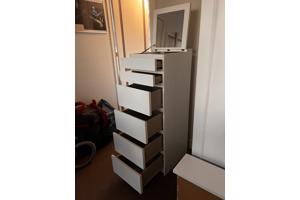 Ikea MALM smalle ladenkast met spiegel