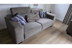 2,5 en 3 zits bankstel met hocker