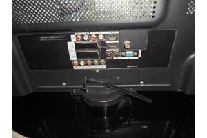 Platte Samsung tv 78 cm met stoorstreep