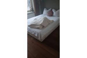 Treca onderstel incl 2 Treca matrassen. Afmeting 200x200