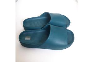 Heren slippers effen groen 42