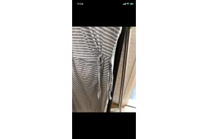 Lange zomerse  jurk met split en korte mouwen