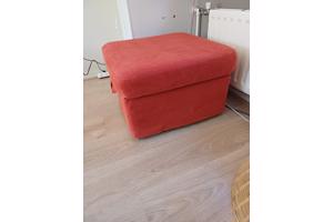 Rode vierkante poef met opbergruimte