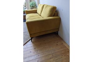 Oker twee zitsbank ,180 bij 85 ,zithoogte 38.