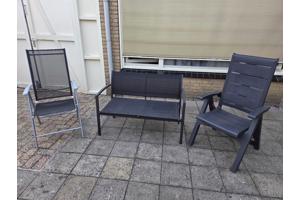 Set tuinstoelen en tuinbankje