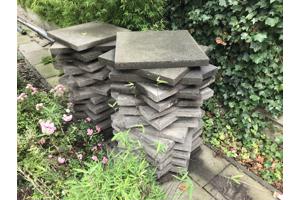 Diverse soorten tegels en kinderkopjes