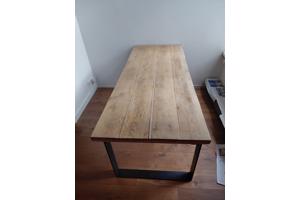 Houten eettafel stalen poten