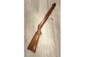 Twee kolven, een linkshandige kolf en Ruger 10/22 kolf