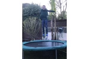 Trampoline met beschermnet