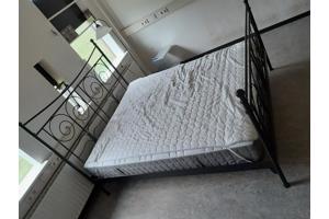 Bed, frame + matras in goede staat