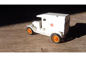 Efsi T-Ford rode kruis