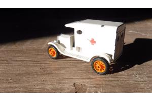 Efsi T-Ford rode kruis
