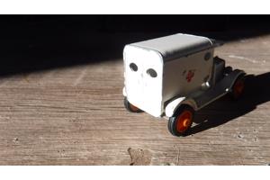 Efsi T-Ford rode kruis