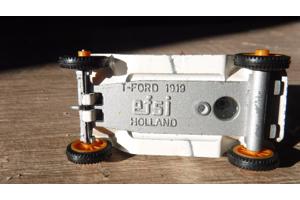 Efsi T-Ford rode kruis