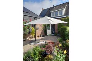 Grote zweefparasol 3x3 meter