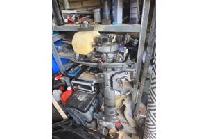 3 motoren en twee rubberboten