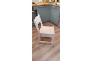 Ikea Lisabo + 2 houten stoelel Utrecht