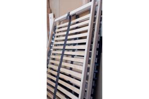 2 bedbodems 70x200, 1 matras 140x200