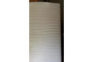2 bedbodems 70x200, 1 matras 140x200