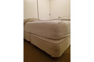 Bed boxspring 140x200