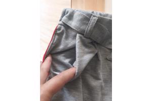 Joggings broek grijs met rode zijstrepen L