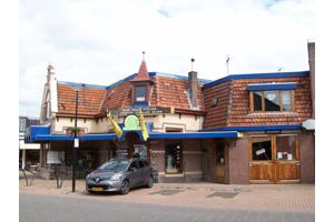 TEKOOP Akkrum CENTRUM  A1 DEGELIJK KARAKTERSTIEK HOEK WOON e