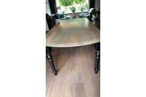 Stevige eettafel