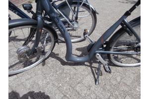 Te koop aangeboden Kavel van 2 damesfietsen