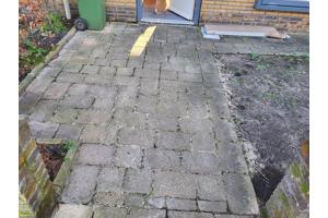 Ruim 6m2 terras tegels