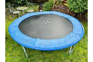 Trampoline diameter 250 cm, hoogte 30 og 60 cm in te stellen