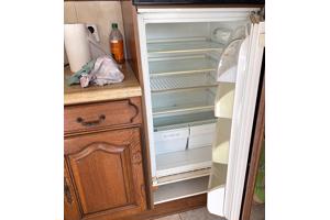 Keuken: keukenkasten, bovenkasten en wasbak + kraan
