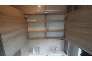 Badkamerkast, wastafel en spieglekastje