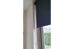 Rolgordijnen, verduisterend,  slechts 1jr oud