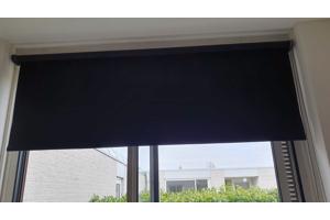 Rolgordijnen, verduisterend,  slechts 1jr oud