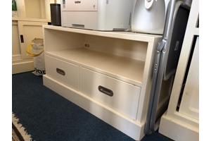 Door meubelmaker gemaakte TV-kast 100 x 45 x 55