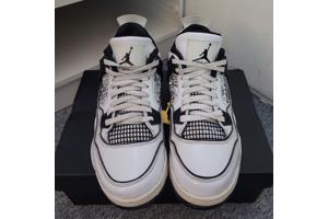 Jordan 4 DIY.