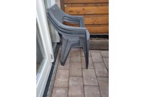 Tuintafel en 3 stoelen