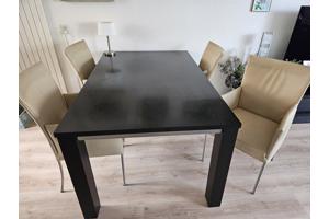 Eettafel met 4 stoelen