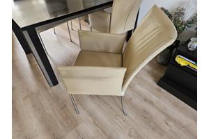 Eettafel met 4 stoelen
