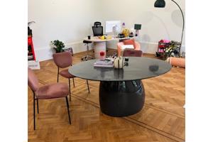 Unieke designtafel van MADE