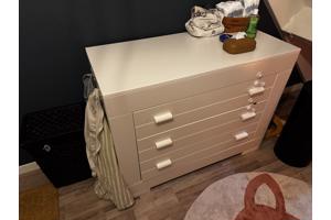 Gratis mooie commode - kan nog een ronde mee