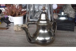 Handgeslagen vintage Afrikaanse theepot W